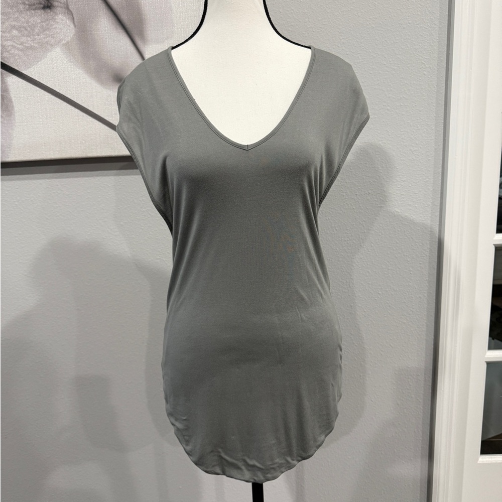 Like New Helmut Lang Gray V-Neck Women's Top